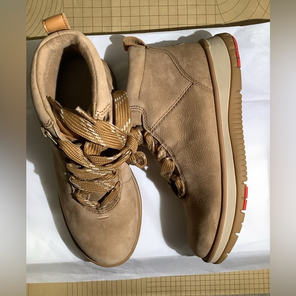 New UGG Tan Women’s Lakesider Ankle Boots - Picture 14 of 16